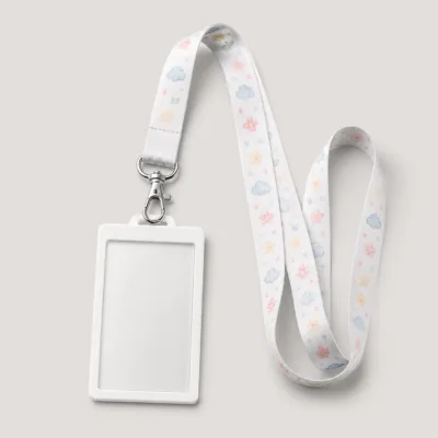 Fita branca estampada de 1,5 cm com porta-cartão vertical