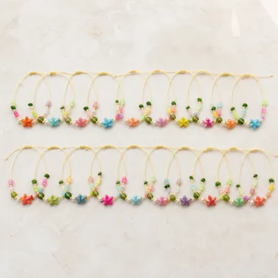 Conjunto completo de 24 pulseiras com estrelas-do-mar e conchas