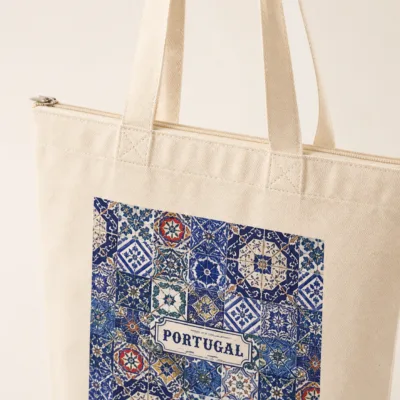 Detalhe da lona, das costuras e do fecho da mala tote Azulejos de Portugal