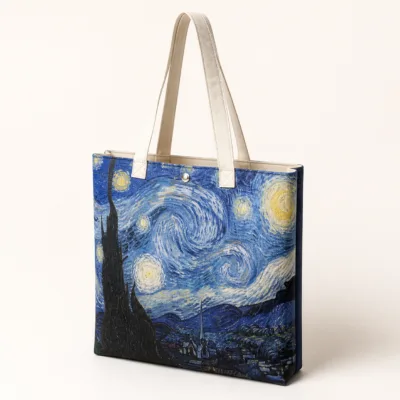 Detalhe das alças e do fecho da mala tote Starry Night
