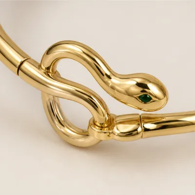 Close view of snake-knot front on bangle 84818