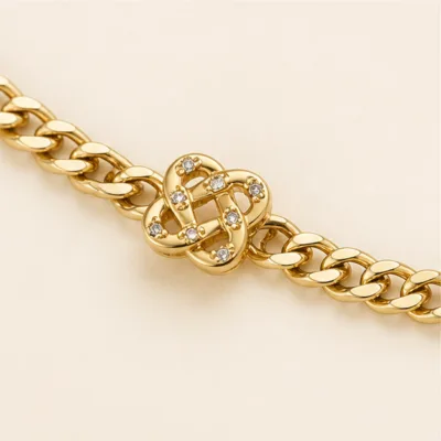 Close view of knot centrepiece on bracelet 84849