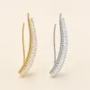 Ear climbers com cristais baguete em dourado e prateado