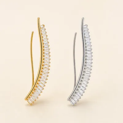 Ear climbers com cristais baguete em dourado e prateado