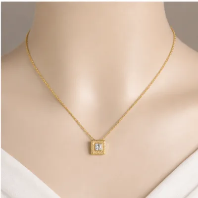 Colar dourado com cristal em expositor 85058-01