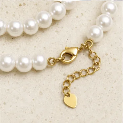 Close-up of 6 mm pearl bracelet clasp and chain 85082-01