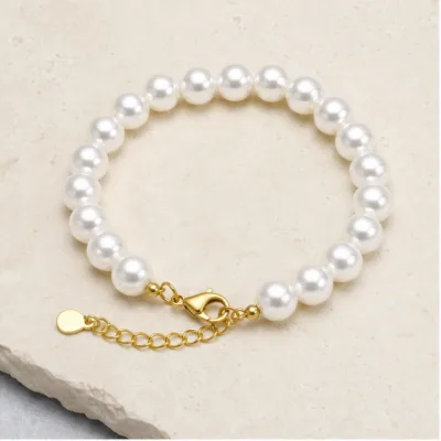 Pulseira de Pérolas Brancas de 8 mm com Corrente Dourada — Modelo A