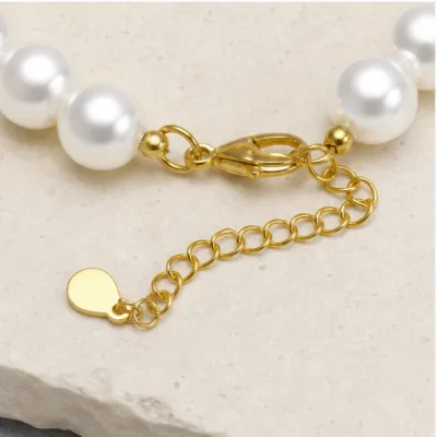 Close-up of 8 mm pearl bracelet clasp and chain 85083-01