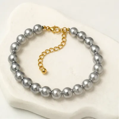 Pulseira de Pérolas de 8 mm com Corrente Dourada — Cinzento