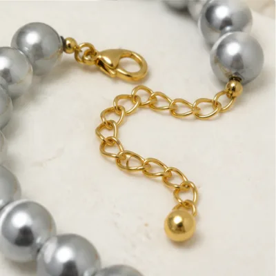 Close-up of 8 mm pearl bracelet clasp and chain 85083-02