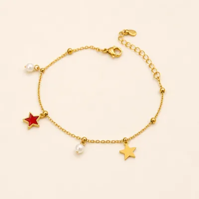 Pulseira em Aço com Duas Estrelas Coloridas — Dourado / Vermelho