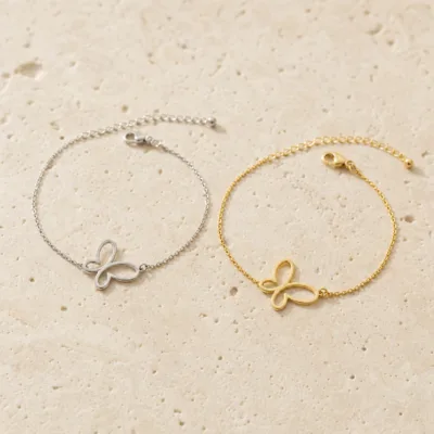 Pulseira em Aço com Borboleta — Dourado