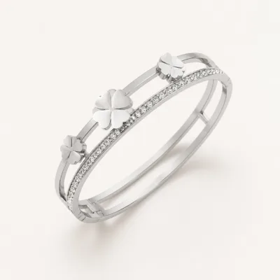 Bracelete prateado Modelo A com trevos e cristais
