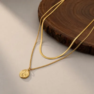 Colar Dourado de Duas Camadas e Medalhão, K2150-011-1