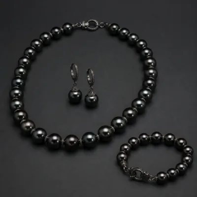 Conjunto preto de pérolas e zircónias