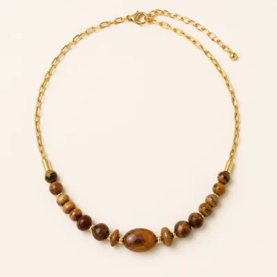 Colar dourado com pedras naturais em tons castanhos