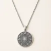Colar prateado em aço com medalhão do zodíaco